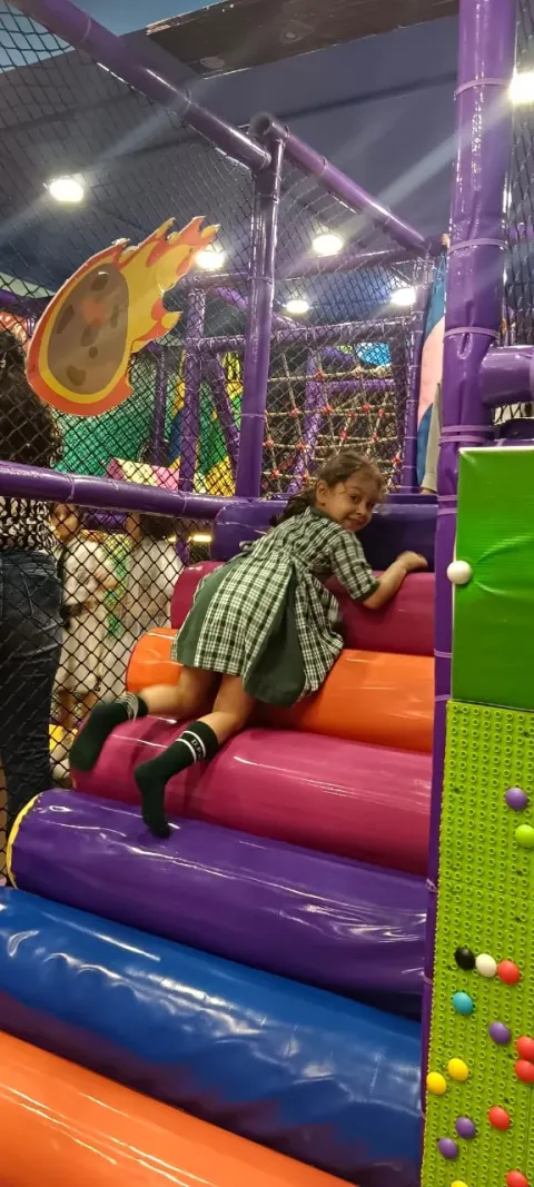 Fun Orbit Picnic — photo 2